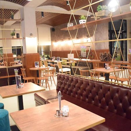 Bluepoint Hotel Tepelene Экстерьер фото