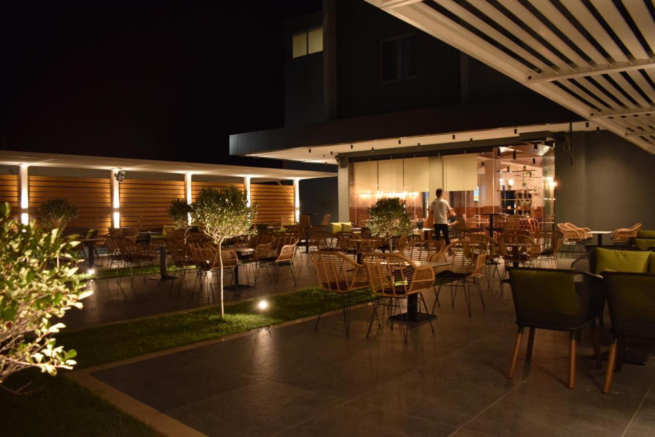 Bluepoint Hotel Tepelene Экстерьер фото